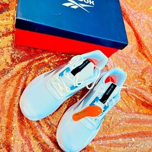 New Reebok shoes sz 8.5